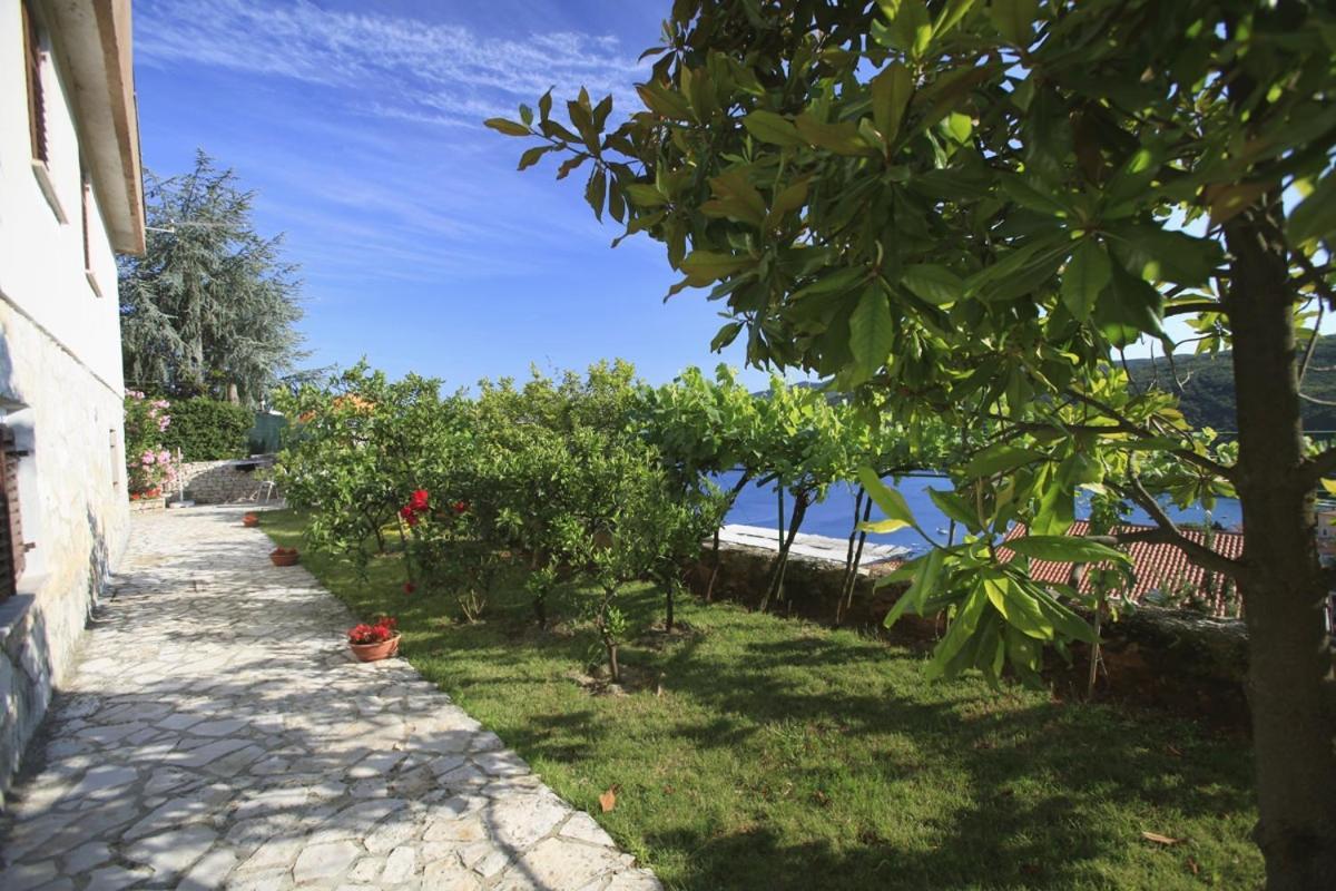 Apartments With A Parking Space Rabac, Labin - 7622 المظهر الخارجي الصورة