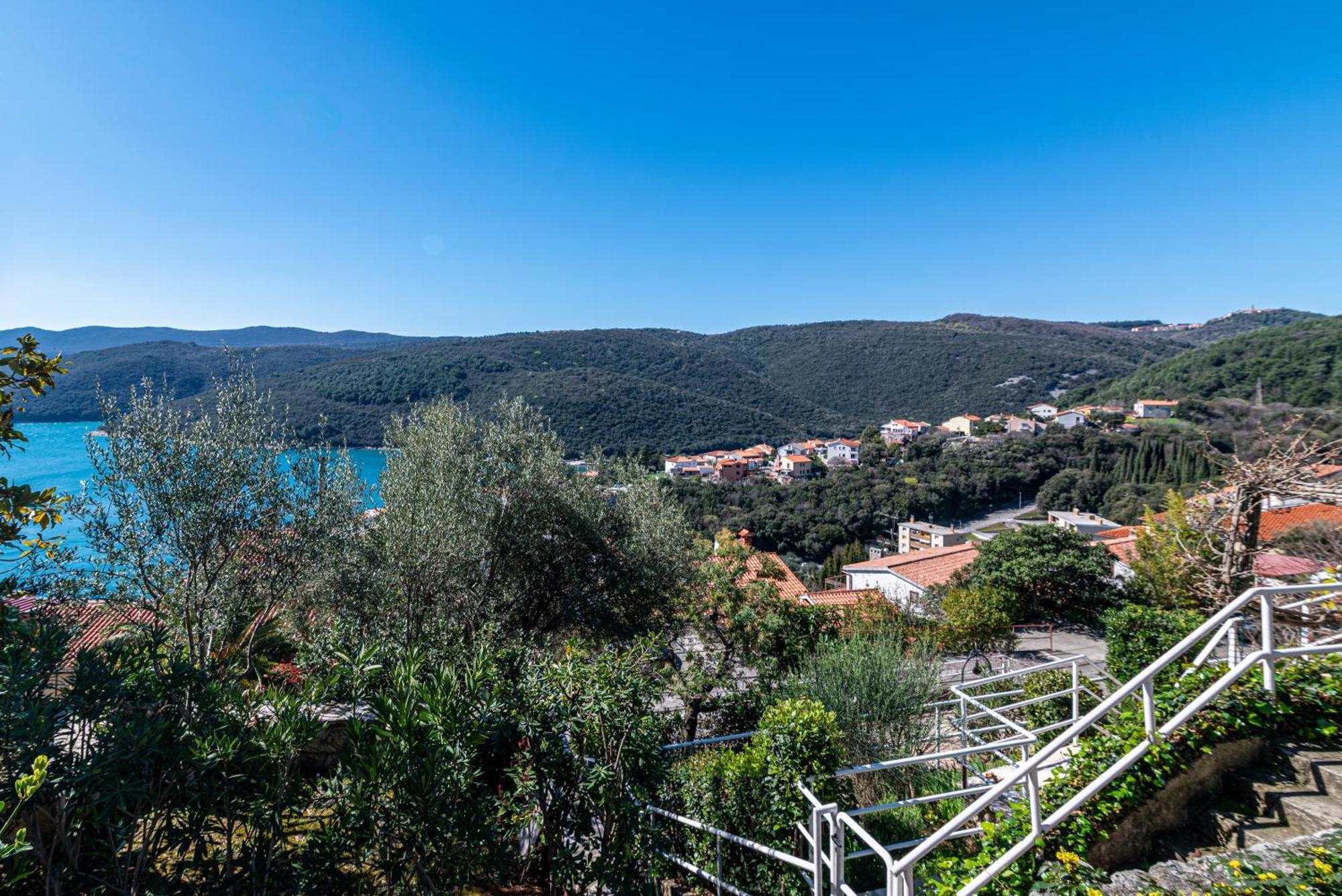 Apartments With A Parking Space Rabac, Labin - 7622 المظهر الخارجي الصورة